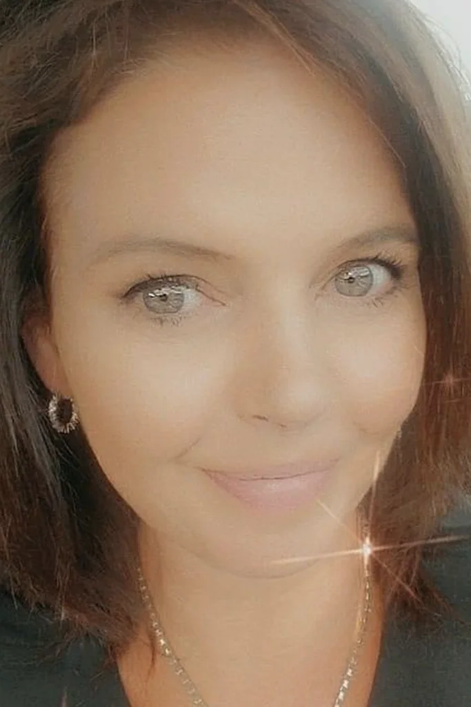 Jennelle Lowes Liz Mihalchick headshot